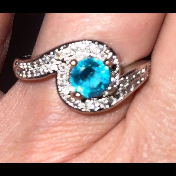 Adorable Blue Stone Ring   - Picture 2 of 6